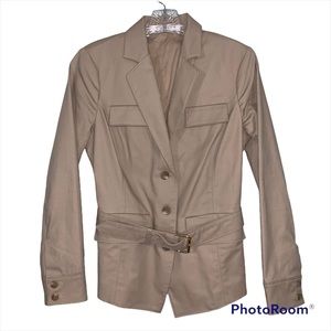 Liz Claiborne size 6P tan jacket with belt